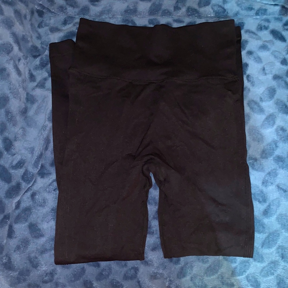 Bigger booty leggings. Size small.